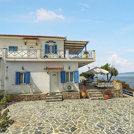 2 Bedroom Lovely Home In Kalamata Ngoại thất bức ảnh
