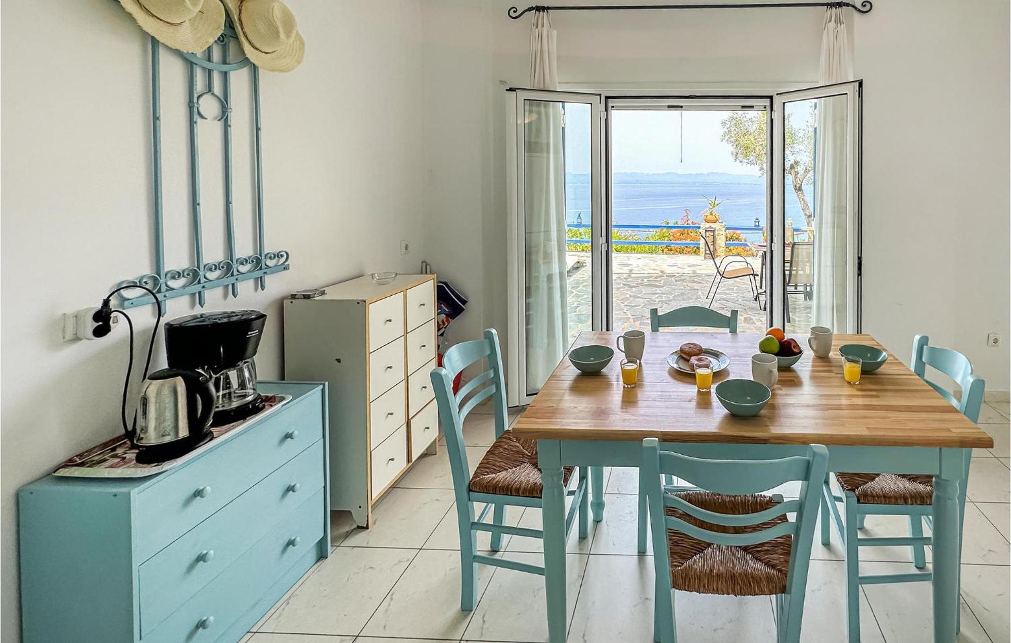 2 Bedroom Lovely Home In Kalamata Ngoại thất bức ảnh