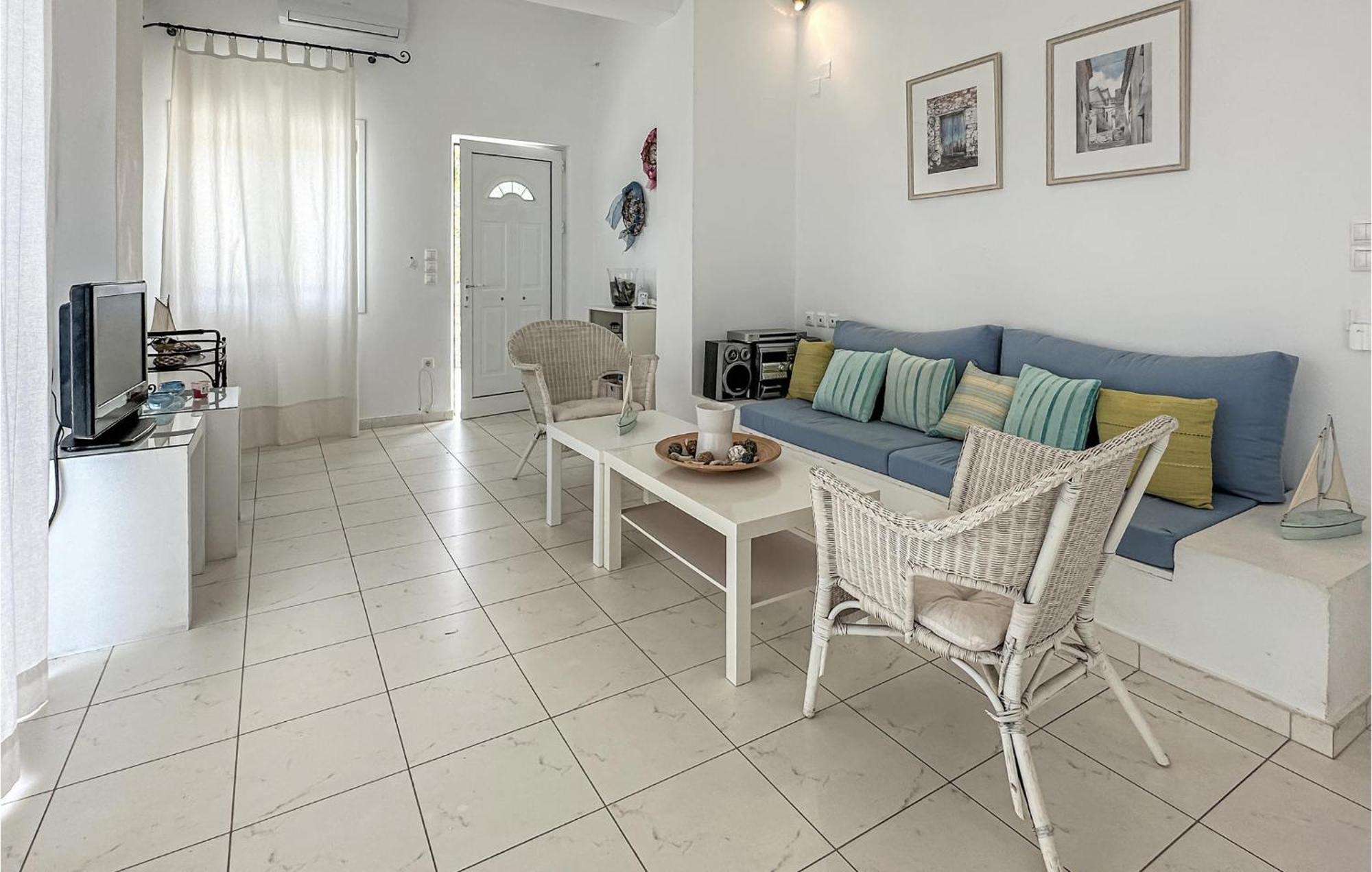 2 Bedroom Lovely Home In Kalamata Ngoại thất bức ảnh
